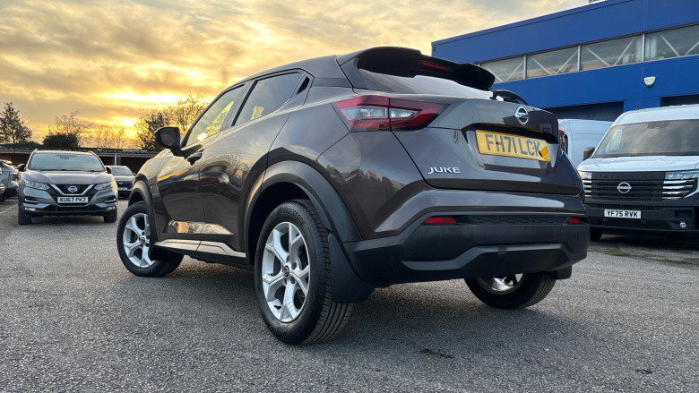 Nissan Juke 1.0 DiG-T 114 N-Connecta 5dr Petrol Hatchback
